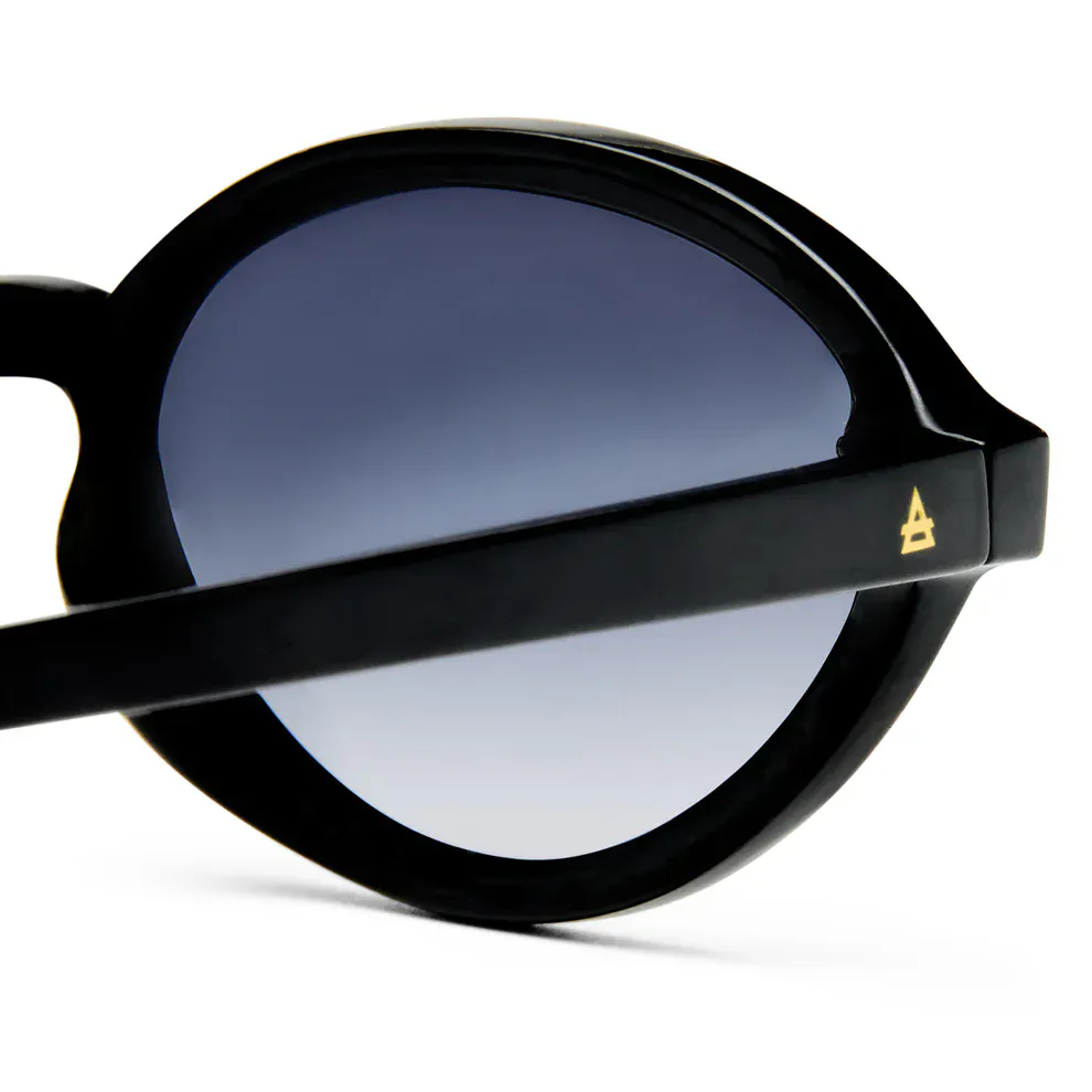 AIRE Pyxis Sunnies - Black - Image 4