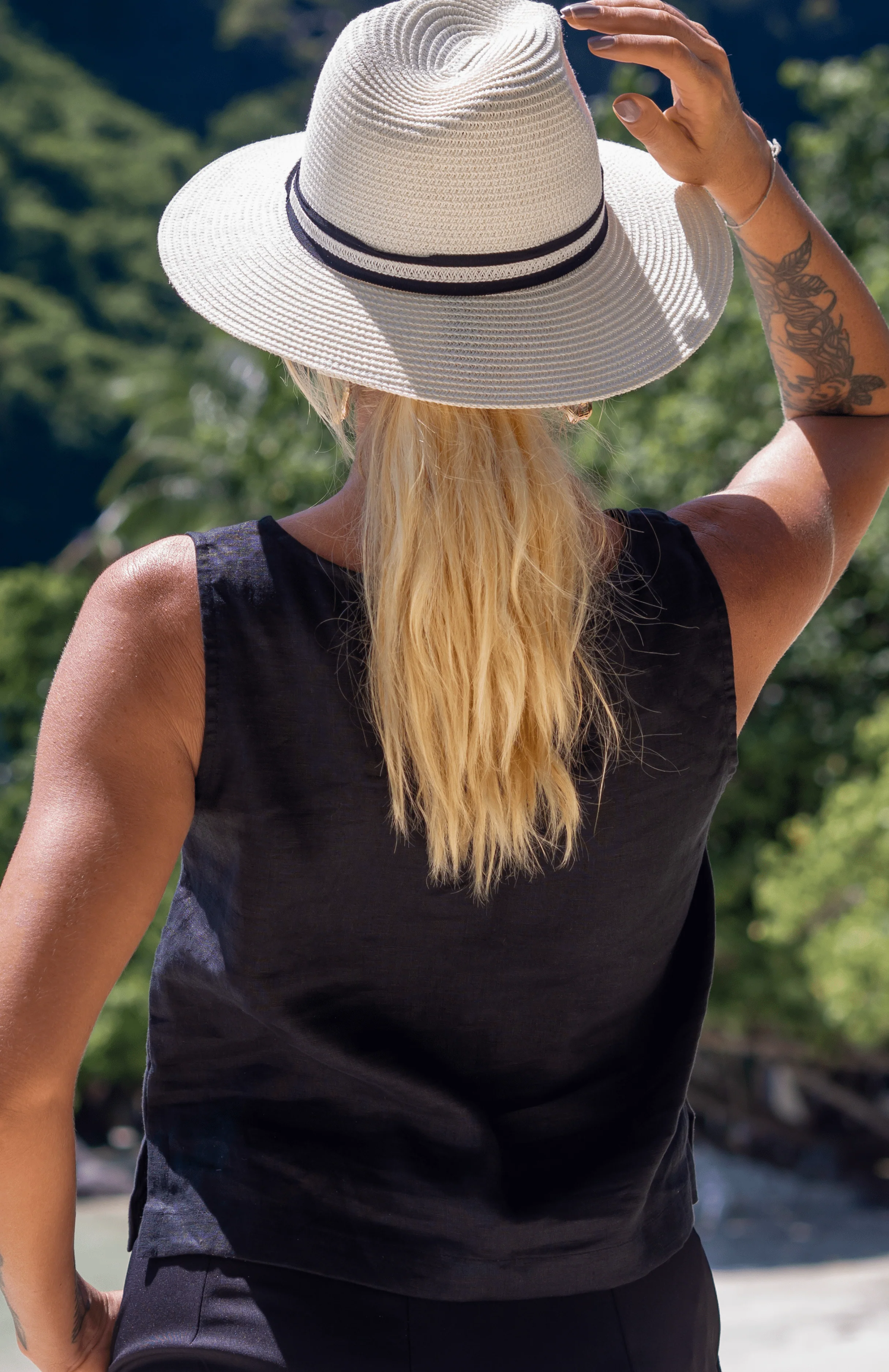 Elcee Linen Top - Image 20