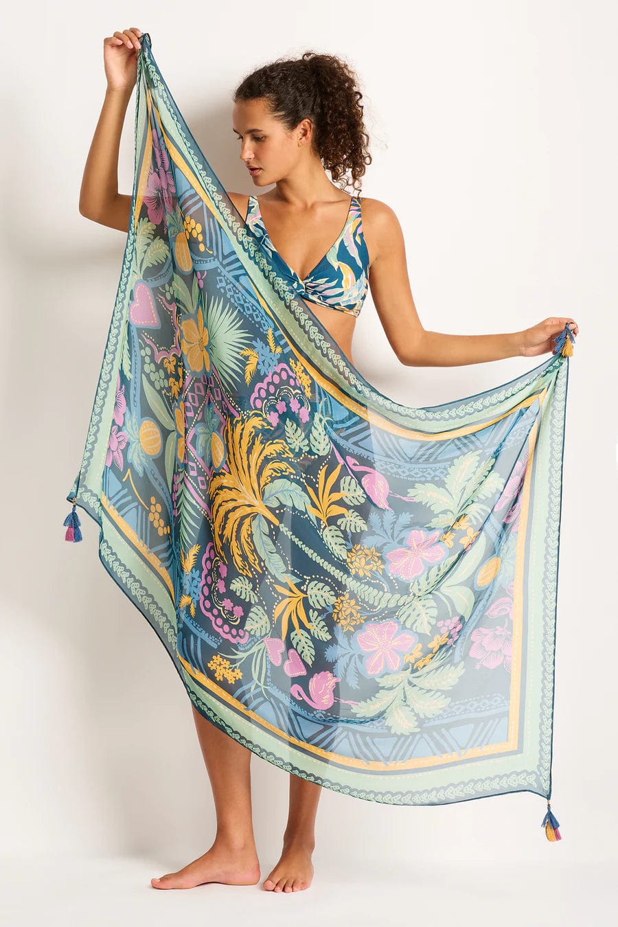 Monte & Lou Huanhine Sarong