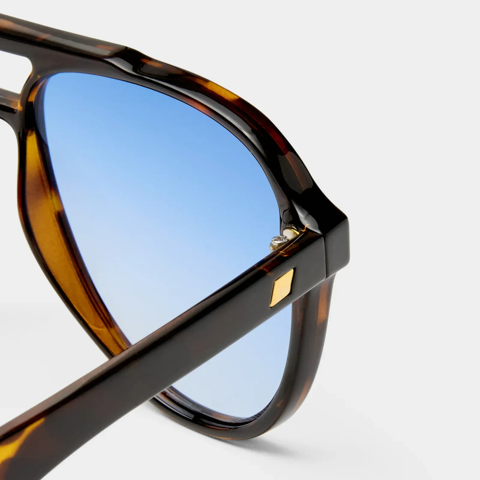 Le Specs Tragic Magic - Tokyo Tort Blue Grad - Image 3