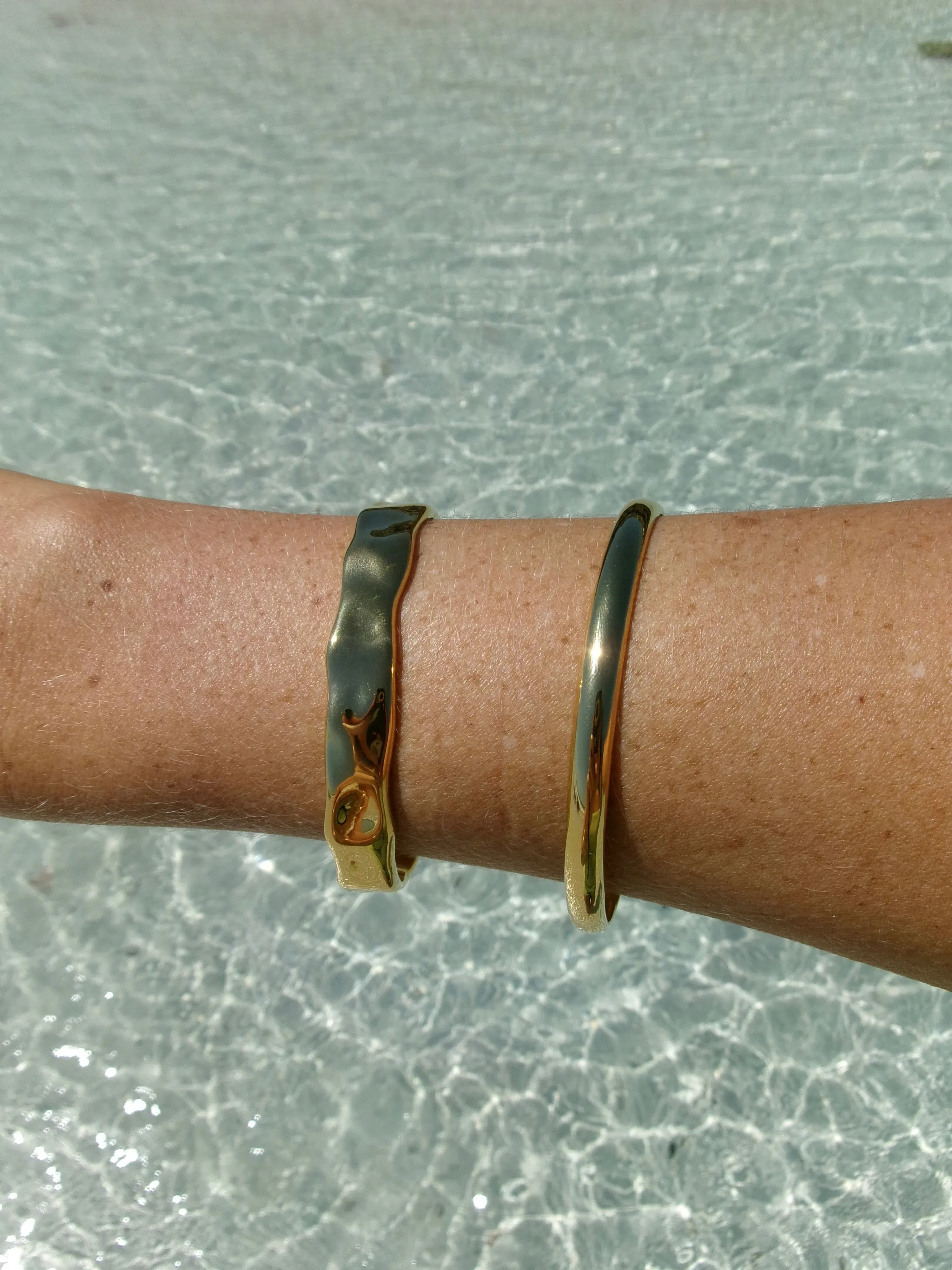 Malakai Solei Bangle - 18K Gold - Image 3