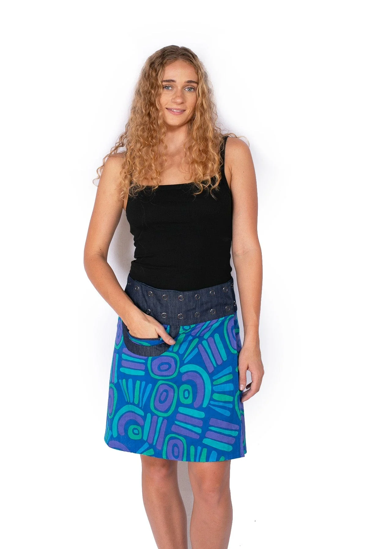 Om Design New Energy Skirt (Short) - Abstract Blue/Daisys Black