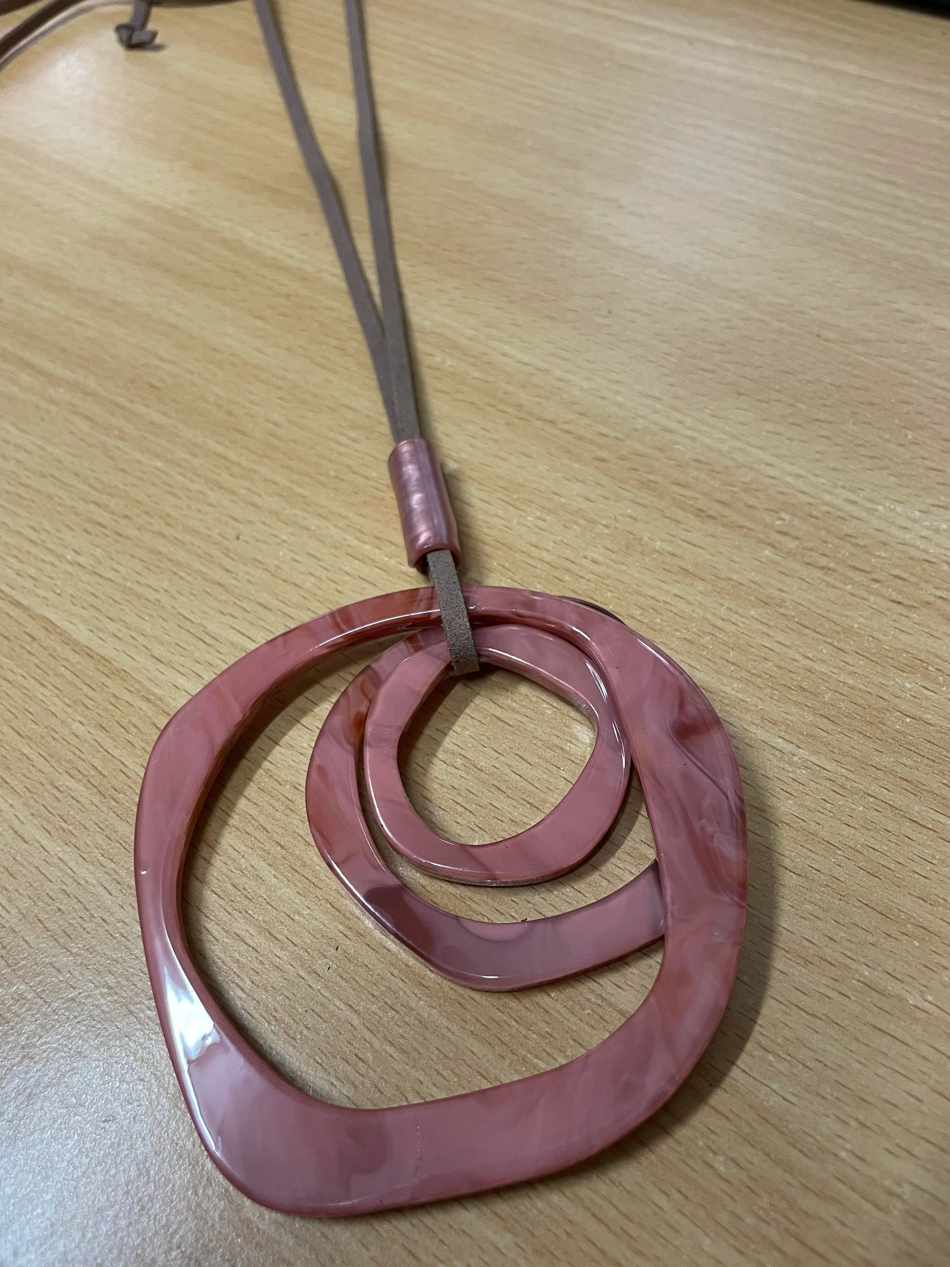 Sia Pendant Necklace - Image 2